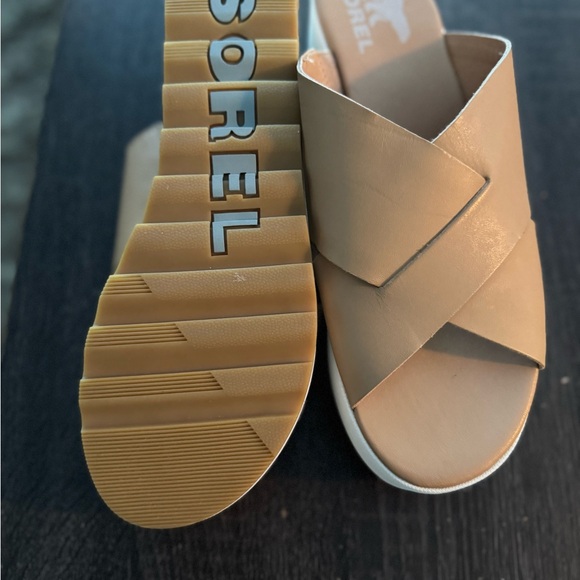 Sorel Women's Brown Platform Slides - Picture 3 of 4